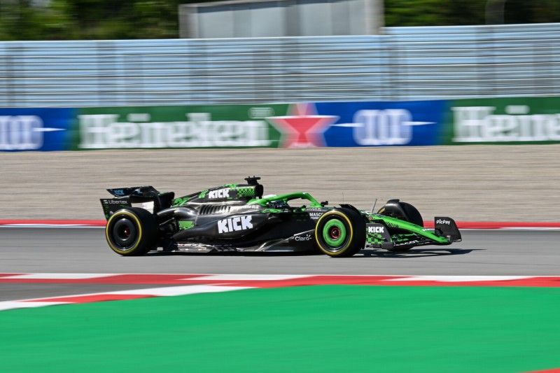 Pista, atualizações ou asas flexíveis? É isso que está por trás da ascensão da Sauber!