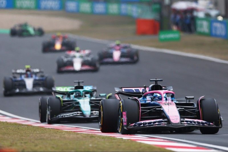 FIA sobre testes de asa traseira: metade das equipes teve que mudar alguma coisa