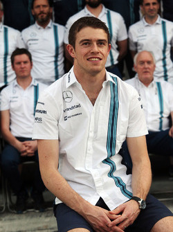 Paul di Resta, conductor de reserva de Williams en una fotografía de equipo