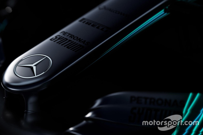 Mercedes AMG F1 W08 Hybrid detalle del morro