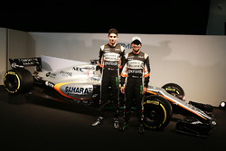 Esteban Ocon, Sahara Force India F1 Team con Sergio Pérez, Sahara Force India F1 y el Sahara Force India F1 VJM10