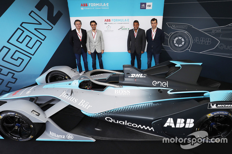 Il fondatore e CEO della Formula E, Alejandro Agag, Sua Altezza Reale Principe Abdulaziz bin Turki Al Faisal Al Saud, Sua Altezza Reale Principe Khaled Bin Sultan Bin Abdullah AlFaisal e il co-fondatore e Deputy CEO della Formula E, Alberto Longo.