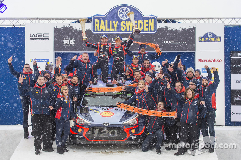 Winners Thierry Neuville, Nicolas Gilsoul, Hyundai i20 WRC, Hyundai Motorsport