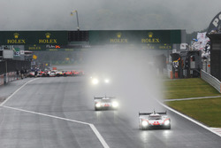#2 Porsche Team Porsche 919 Hybrid: Timo Bernhard, Earl Bamber, Brendon Hartley, #1 Porsche Team Por