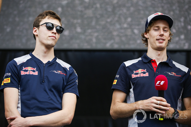 Daniil Kvyat, Scuderia Toro Rosso, Brendon Hartley, Scuderia Toro Rosso, sur la scène F1