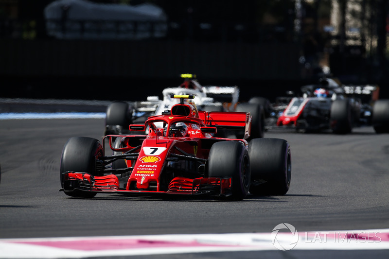 Kimi Raikkonen, Ferrari SF71H, Charles Leclerc, Sauber C37