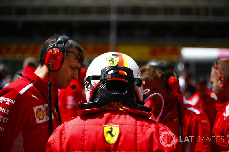 Sebastian Vettel, Ferrari, in griglia