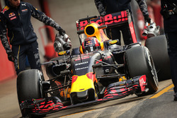 Даниил Квят, Red Bull Racing RB12