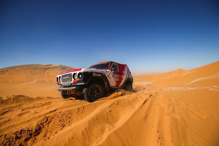 #738 Commagnac Lachaud Toyota: Yannick Commagnac, Didier Lachaud