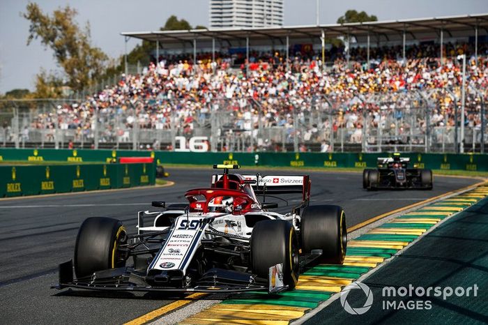 Antonio Giovinazzi, Alfa Romeo Racing C38, Kevin Magnussen, Haas F1 Team VF-19