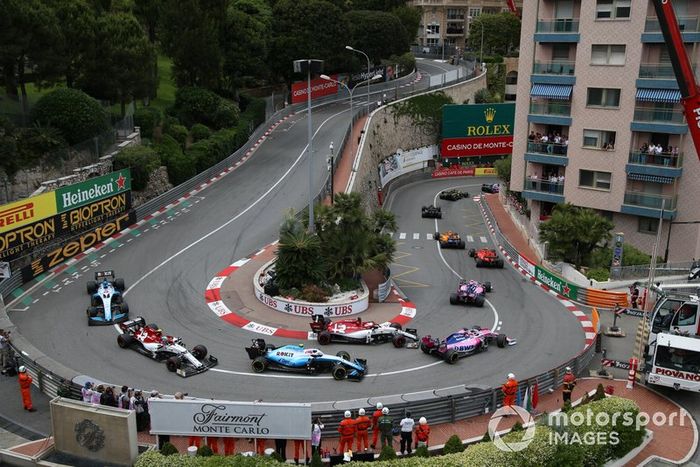 Romain Grosjean, Haas F1 Team VF-19, Lando Norris, McLaren MCL34, Charles Leclerc, Ferrari SF90, Lance Stroll, Racing Point RP19, Kimi Raikkonen, Alfa Romeo Racing C38, Sergio Perez, Racing Point RP19, Robert Kubica, Williams FW42, Antonio Giovinazzi, Alfa Romeo Racing C38, y George Russell, Williams Racing FW42