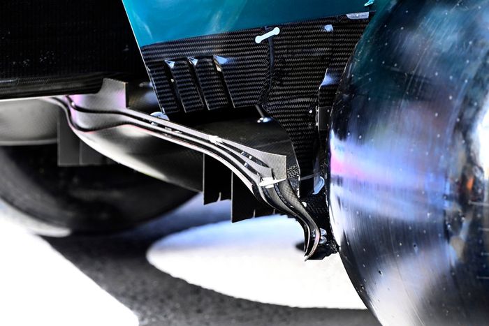 Detalle de la parte trasera del Aston Martin AMR21