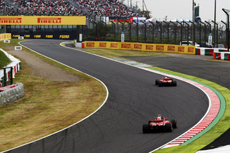 Sebastian Vettel, Ferrari SF71H, Kimi Raikkonen, Ferrari SF71H