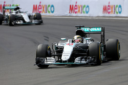 Льюис Хэмилтон, Mercedes AMG F1, и Нико Росберг, Mercedes AMG F1