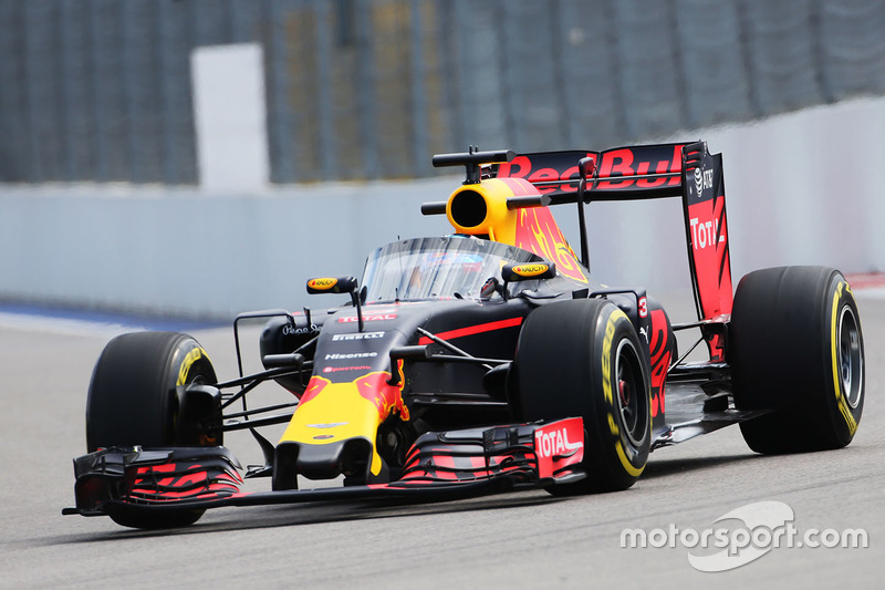 Daniel Ricciardo, Red Bull Racing RB12 avec l'Aeroscreen