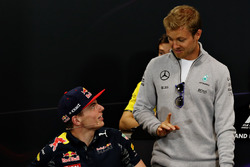 Max Verstappen, Red Bull Racing talks to Nico Rosberg, Mercedes AMG F1 before the Drivers Press Conf