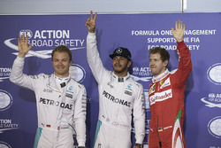 Polesitter Lewis Hamilton mit Nico Rosberg und Sebastian Vettel