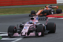 Серхіо Перес, Sahara Force India F1 VJM10, Стоффель Вандорн, McLaren MCL32