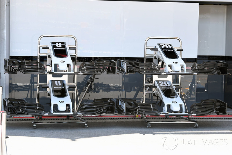 Haas F1 Team VF-17 nose and front wings