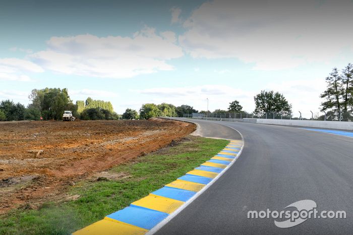 Le Mans track changes at Porsche curves