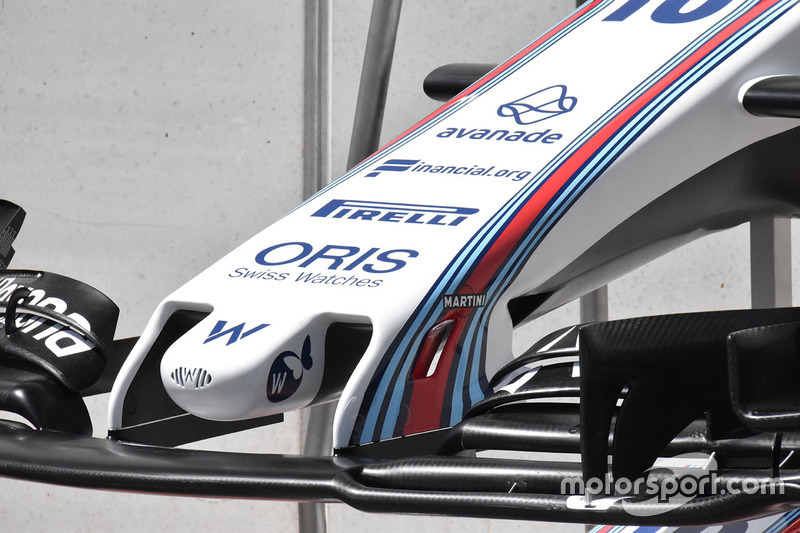 Williams FW40: i piloni dell'ala sono stati ridisegnati e hanno uno slot