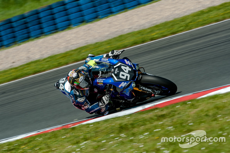 #94 GMT94 YAMAHA, Yamaha R1: David Checa, Niccolò Canepa, Mike Di Meglio