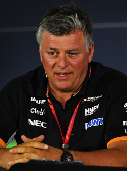 Otmar Szafnauer, directeur d'exploitation Force India en conférence de presse