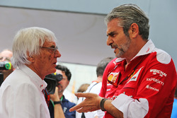 (Зліва направо): Берні Екклстоун та Мауріціо Аррівабене, керівник Ferrari Team