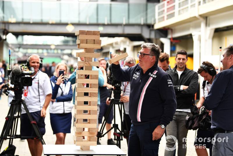 Otmar Szafnauer, Racing Point Force India, bermain Jenga