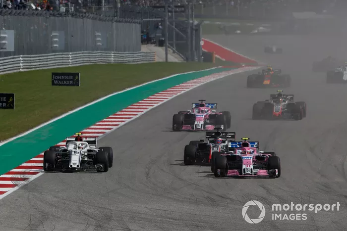 Charles Leclerc, Alfa Romeo Sauber C37, Esteban Ocon, Racing Point Force India VJM11 y Romain Grosjean, Haas F1 Team VF-18 battle 