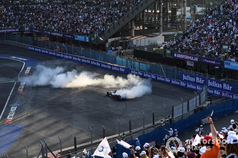 Лукас Ді Грассі, Audi Sport ABT Schaeffler, Audi e-tron FE05, крутить пончики після перемоги