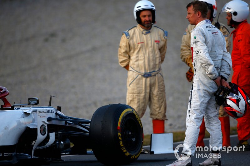 Kimi Raikkonen, Alfa Romeo Racing C38, dopo lo stop in pista