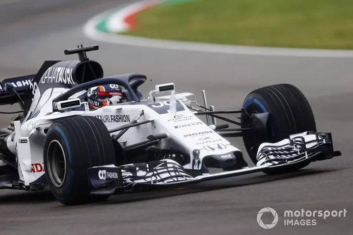 Yuki Tsunoda in actie op Imola