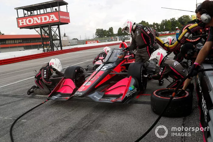 Alex Palou,  Dale Coyne Racing with Team Goh Honda, pit stop