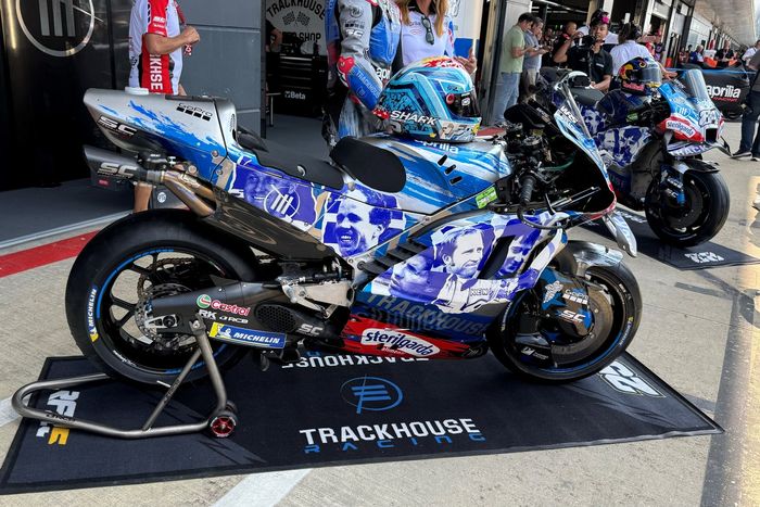 Logotipo de la moto del Trackhouse Racing Team