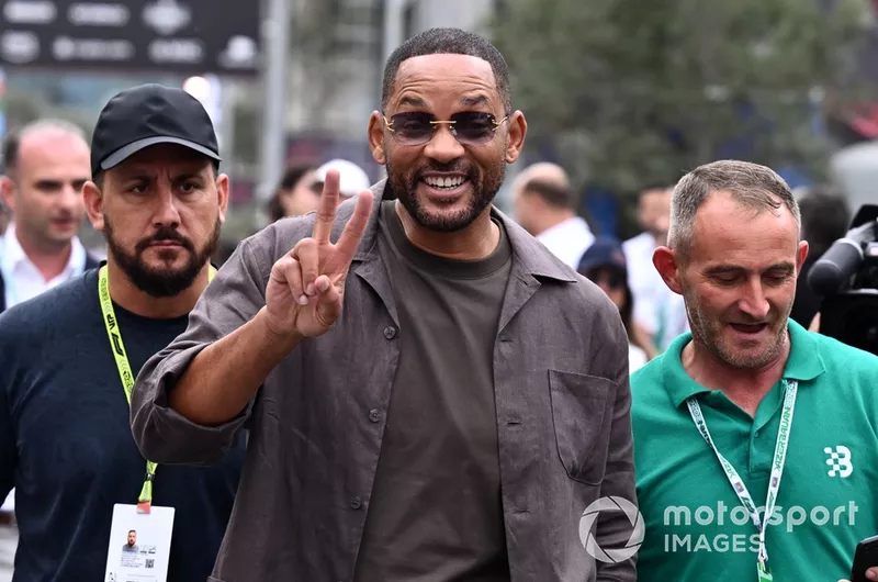 Will Smith arrive à l'hippodrome 