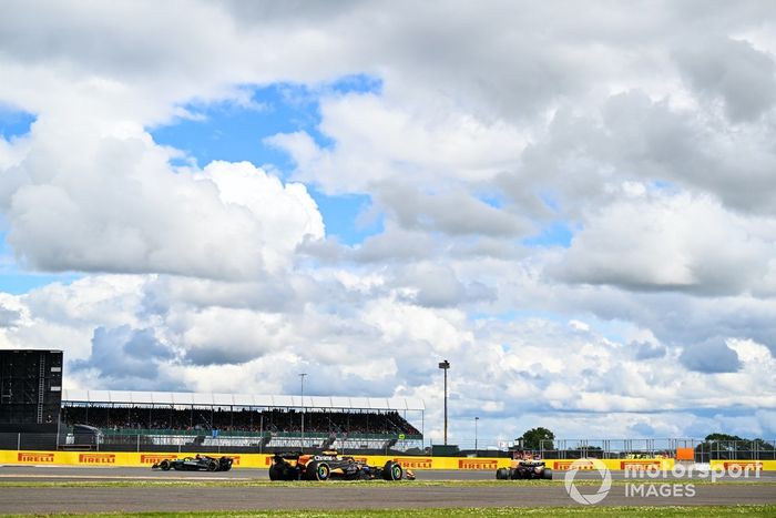 Max Verstappen, Red Bull Racing RB20, Lando Norris, McLaren MCL38