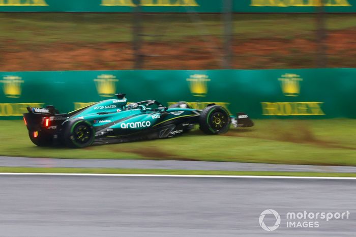 Lance Stroll, Aston Martin AMR24, se cae