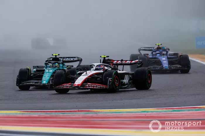 Nico Hulkenberg, Haas VF-23, Fernando Alonso, Aston Martin AMR23, Logan Sargeant, Williams FW45.