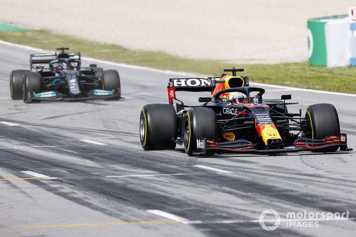 Max Verstappen, Red Bull Racing RB16B, Lewis Hamilton, Mercedes W12