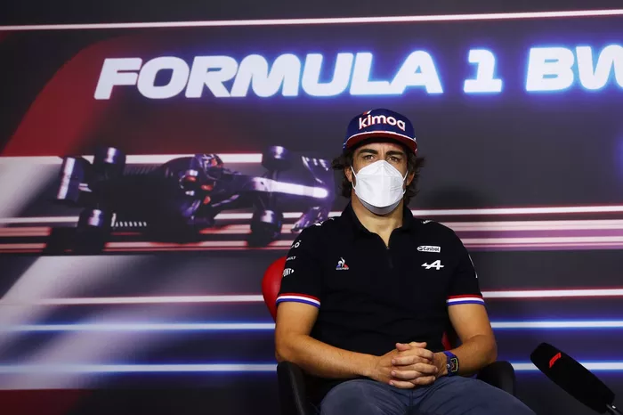 Fernando Alonso, Alpine F1 durante la conferencia de prensa