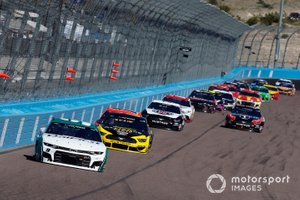 Chase Elliott, Hendrick Motorsports, Chevrolet Camaro Unifirst, Brad Keselowski, Team Penske, Ford Mustang Alliance Parts