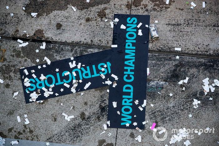 El equipo Mercedes celebra su sexto Mundial de constructores consecutivo