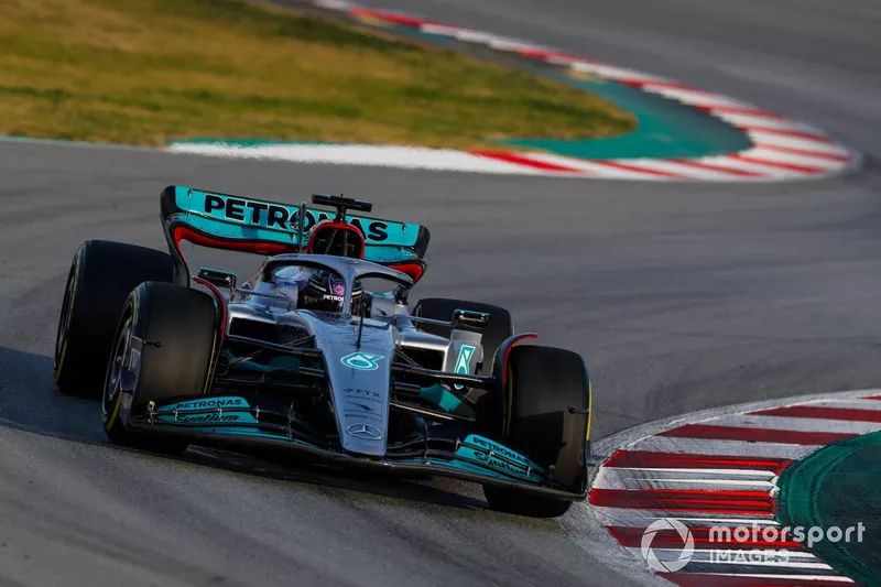 Lewis Hamilton, Mercedes W13