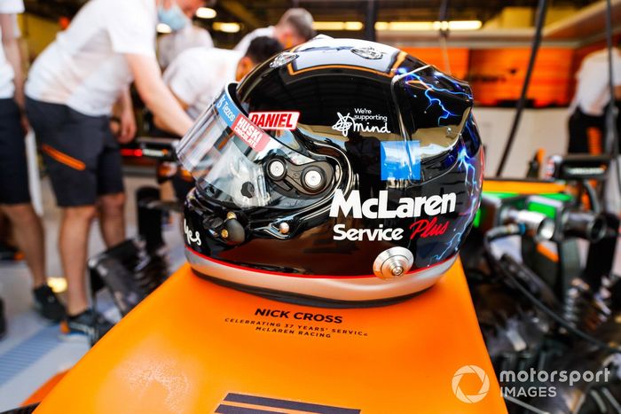 Diseño de casco especial para Daniel Ricciardo, McLaren