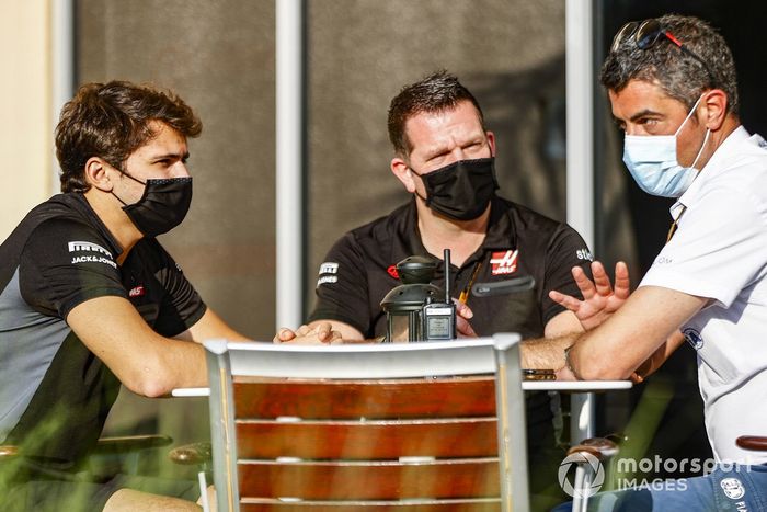 Pietro Fittipaldi, Haas F1, habla con Michael Masi, director de carrera