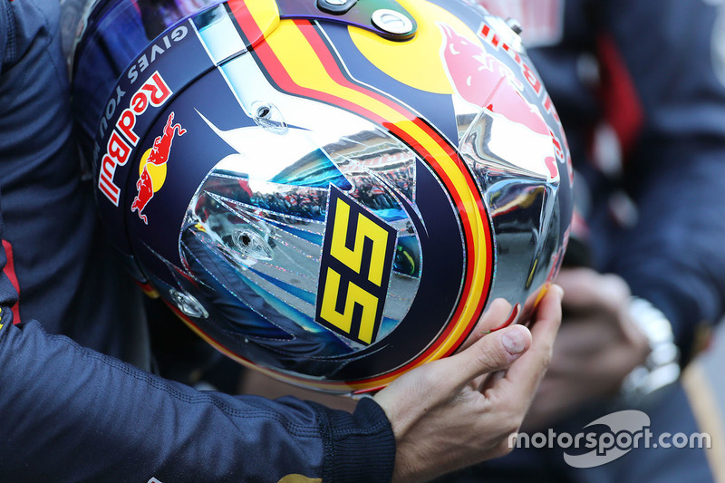 El casco de Carlos Sainz Jr., Scuderia Toro Rosso