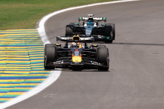 Max Verstappen, Red Bull Racing, George Russell, Mercedes