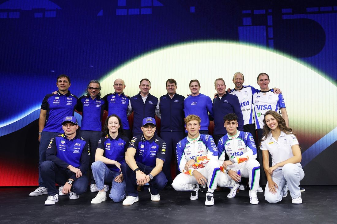 Red Bull Racing and Racing Bulls group photo