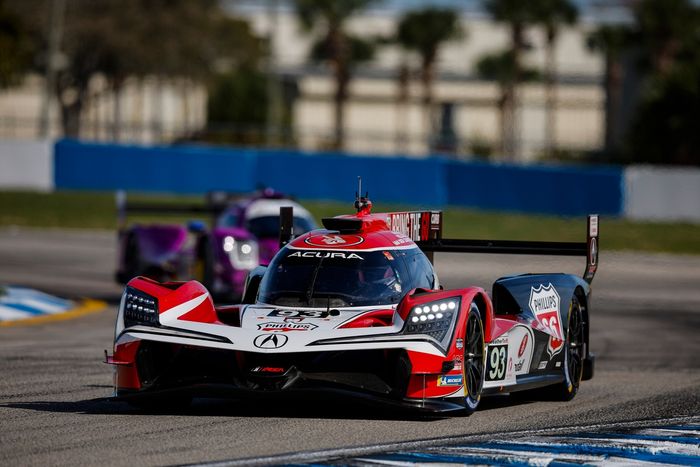 #93 Acura Meyer Shank Racing w/Curb Agajanian Acura ARX-06: Renger van der Zande, Nick Yelloly, Alex Palou